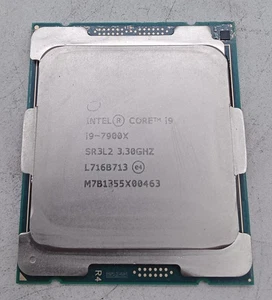 PROCESADOR INTEL CORE I9-7900X 3,30 GHz (4,50 GHz con turbo) SR3L2 LGA2066 #143185# - Imagen 1 de 2