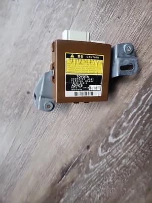 Controlador de freno de estacionamiento Lexus LS460 LS460L LS600HL 2007-2012 89050-50010 OEM Foto 1 de 4