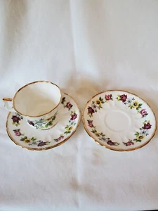 Royal Windsor Fine Bone China (England) Teetasse & 2 Untertassen - Bild 1 von 4