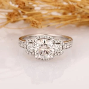 2.00 Carat Cushion Cut Moissanite Dazzling Anniversary Ring 14k White Gold FN - Picture 1 of 8