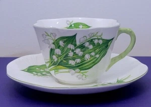 Shelley England "Lirio del Valle" Delicada taza de té y platillo 341 - Imagen 1 de 6
