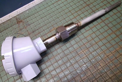 323 = Azbil Temperture Sensor TY7830B1015 -50*C - +200*C 3/4 NPT Mount (Qty.1 - Image 1 of 4