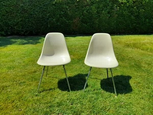 Vitra Set (2) Eames Herman Miller Fiberglas Stühle - Bild 1 von 8
