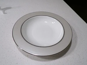 LENOX KATE SPADE JUNE LANE PLATINUM RIMMED SOUP PASTA BOWL - Picture 1 of 3