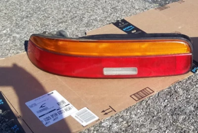 LEXUS SC300 SC400 1992-94 OEM LUZ TRASERA LÁMPARA CON BOMBILLAS Y ARNÉS - LADO DEL CONDUCTOR Foto 1 de 3