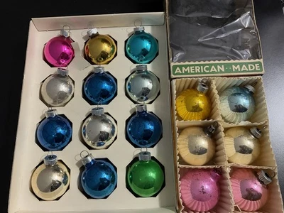 "Lote de 18 bolas de 2"" adornos navideños de vidrio brillantes Brite y EE. UU. de colección colores mixtos" Foto 1 de 4