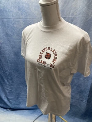 Camiseta Branca Vintage Anos 1980 Grande Latrobe Classe De 69 20ª Reunião Feminina P - Imagem 1 de 4