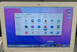 White Apple laptop MacBook 13" 2.26GHz|8GB|500GB SSD|macOS Monterey-High Sierra - Picture 1 of 8