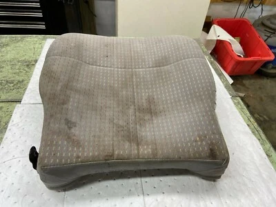 GEO METRO 1989-1994 PASAJERO DERECHO ASIENTO DELANTERO INFERIOR GRIS CON AMARILLO/ROJO Foto 1 de 4