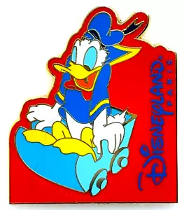 DISNEY Trading Pin - Disneyland Paris - DONALD DUCK on Roller Coaster Cart - Picture 1 of 2