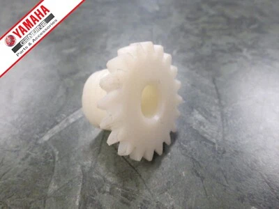 Engranaje de transmisión tacómetro genuino Yamaha AT1 AT2 AT3 CT1 DT125 HS1 LS2 TA125 modelos Foto 1 de 4