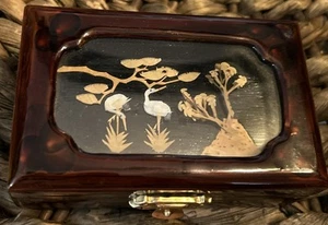 Vintage Lacquered Oriental Jewelry Mini Trinket Box 3D Bird Design - Picture 1 of 3
