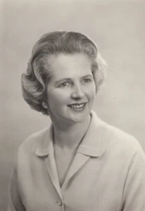 Prime Minister Margaret Thatcher early signed photo - Picture 1 of 2