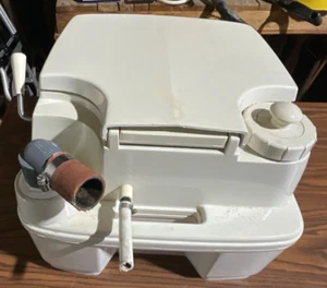 marine portable toilet PotPourri 707 w/ pump-out/holding tank Canada - Picture 1 of 15