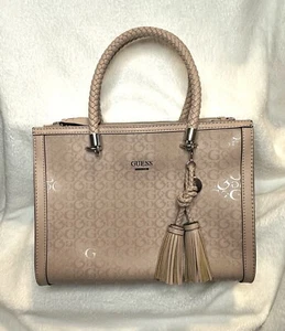 Guess Handbag Pink Without Tags in very good condition - Picture 1 of 9