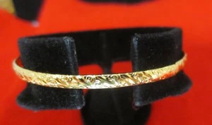 14KT Gold EP Gescrollt Arbeit Kinder Bangle-B - Afbeelding 1 van 1