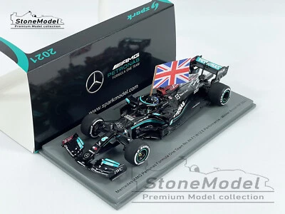 Mercedes F1 W12 44 Lewis Hamilton British 2021 Winner with Flag 1:43 Spark S7683 - Image 1 of 4