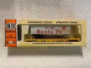 Con-Cor HO Scale TTPX Trailer Train Flat Car #80017 with Santa Fe Trailer Kit - Picture 1 of 3