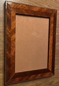 Marco de fotos vintage Lux Bond y madera verde con soporte 9 1/4” x 7 1/4” BR4 - Imagen 1 de 19