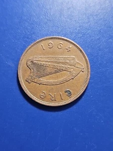 1964 IRELAND 1 PINGIN PENNY VF COIN HEN & CHICKS ( KM.#11 ) - Picture 1 of 2