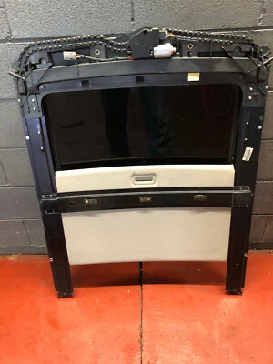 Lincoln LS 2006 3,9 L V8 techo corredizo conjunto techo corredizo, vidrio, pista, motor, pantalla, bronceado Foto 1 de 4