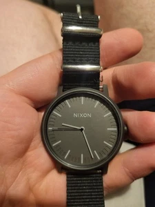 Nixon - 50m Stainless Steel - Japan Movement - 19C - A1059001-00 - Picture 1 of 2