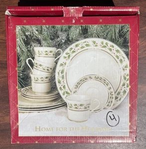 ROYAL LIMITED HOLLY HOLIDAY 12 PC. DINNER SET - Picture 1 of 6