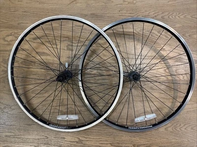 Conjunto de rodas Bontrager Camino Shimano FH-MC12 8-10 velocidades 26" 32h 135/100mm - Imagem 1 de 4