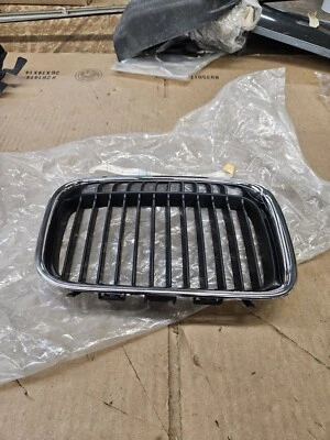 Parrilla delantera negra cromada BMW 1992-1996 E36 318IS 325i M3 51138122238 NOS 1992-1996 Foto 1 de 4