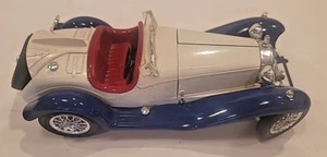 1932 ALFA ROMEO 2300 RAGNO DI BURAGO BIANCO CON INTERNO ROSSO BLU SCURO - Foto 1 di 8