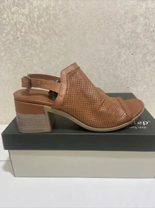 SPRING STEP WOMEN’S NOCTIUM SANDALS CAMEL COLOR SIZE 9.5-10 EU 41 - Picture 1 of 8