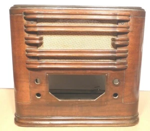 vintage SILVERTONE 7038 TABLETOP RADIO: WOOD SHELL / grill cloth/  INSIDE AERIAL - Picture 1 of 5