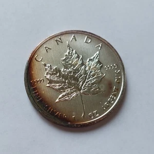 2000 Canada Elizabeth II 5 Dollars Silver Maple Leaf  1 Oz Silver Coin- Toned - Picture 1 of 4