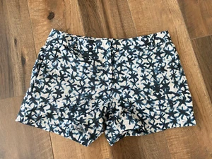 J. Crew Blue Watercolor Starfish Print Women's Chino Shorts Size 4 Front Pockets - Picture 1 of 5