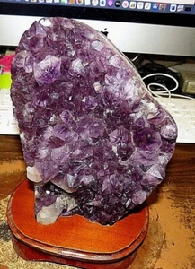 LG. AMETHYST CRYSTAL CLUSTER  CATHEDRAL GEODE FROM BRAZIL W/ WOOD STAND CALCITE - Picture 1 of 5