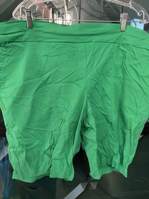 Bermudas Zenergy by Chico’s Kelly verdes talla 4 XL  Foto 1 de 4