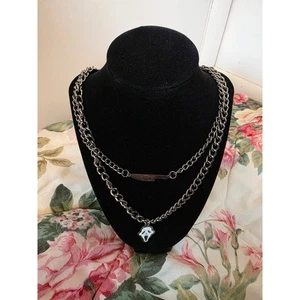 Collana catena a strati con ciondolo coltello fantasma gotico tono argento - Foto 1 di 4