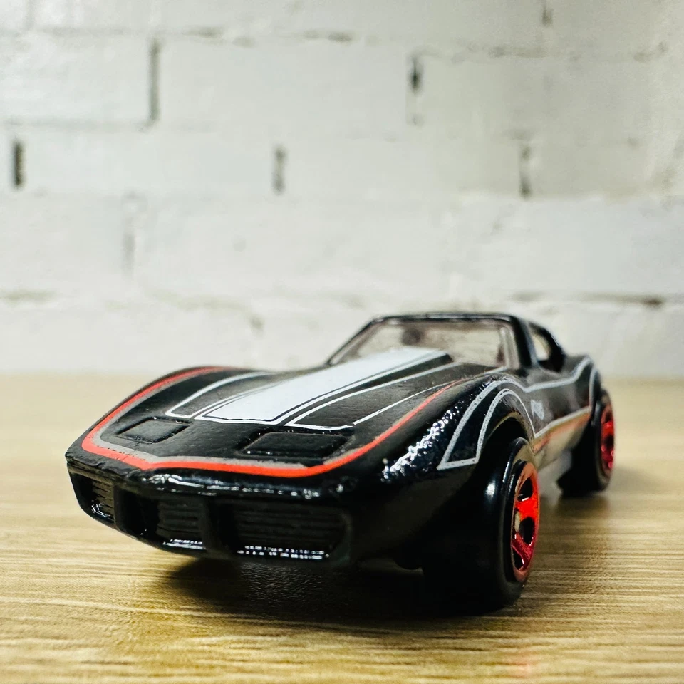 Chevrolet Corvette Stingray HW 76 suave a salvaje 2016 negro rojo Foto 1 de 4