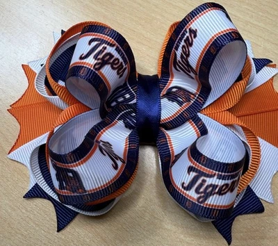 Lazo para el cabello inspirado en el equipo de béisbol de los Tigres de Detroit Foto 1 de 3