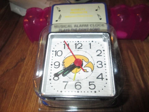 NCAA IOWA HAWKEYES MINI SINGING TRAVEL ALARM CLOCK NIP Cover