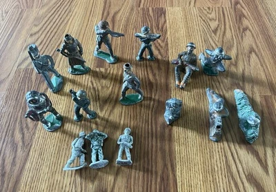 Vintage Barclay Manoil WWI Metal Toy Soldier Cast Lead Army Figures Lot Of 15 - Image 1 of 4