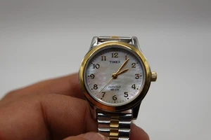 Timex Essex Avenue Watch Women 25mm Gold Tone Indiglo MOP Stretch-needs battery - Picture 1 of 12