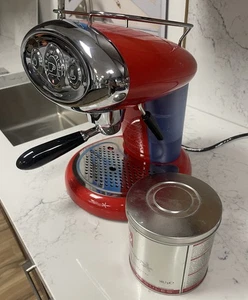 Máquina de café espresso Illy X7.1 FrancisFrancis - roja con lata parcial de 11 cápsulas - Imagen 1 de 5