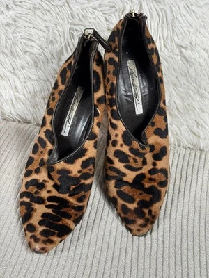 Женские кожаные сапоги на шпильке с анималистическим принтом Brian Atwood размер 38,5  - Изображение 1 из 4
