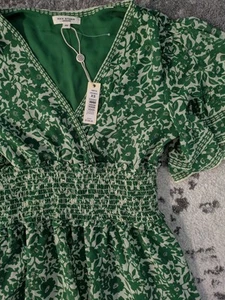 Max Studio Grün Blumen Stufen Rüschen Midikleid Damen XS - Bild 1 von 6