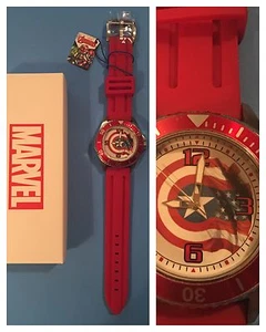 NEW Marvel Comics Avengers CAPTAIN AMERICA Flag Men's Rubber Band Metal Watch - Picture 1 of 8