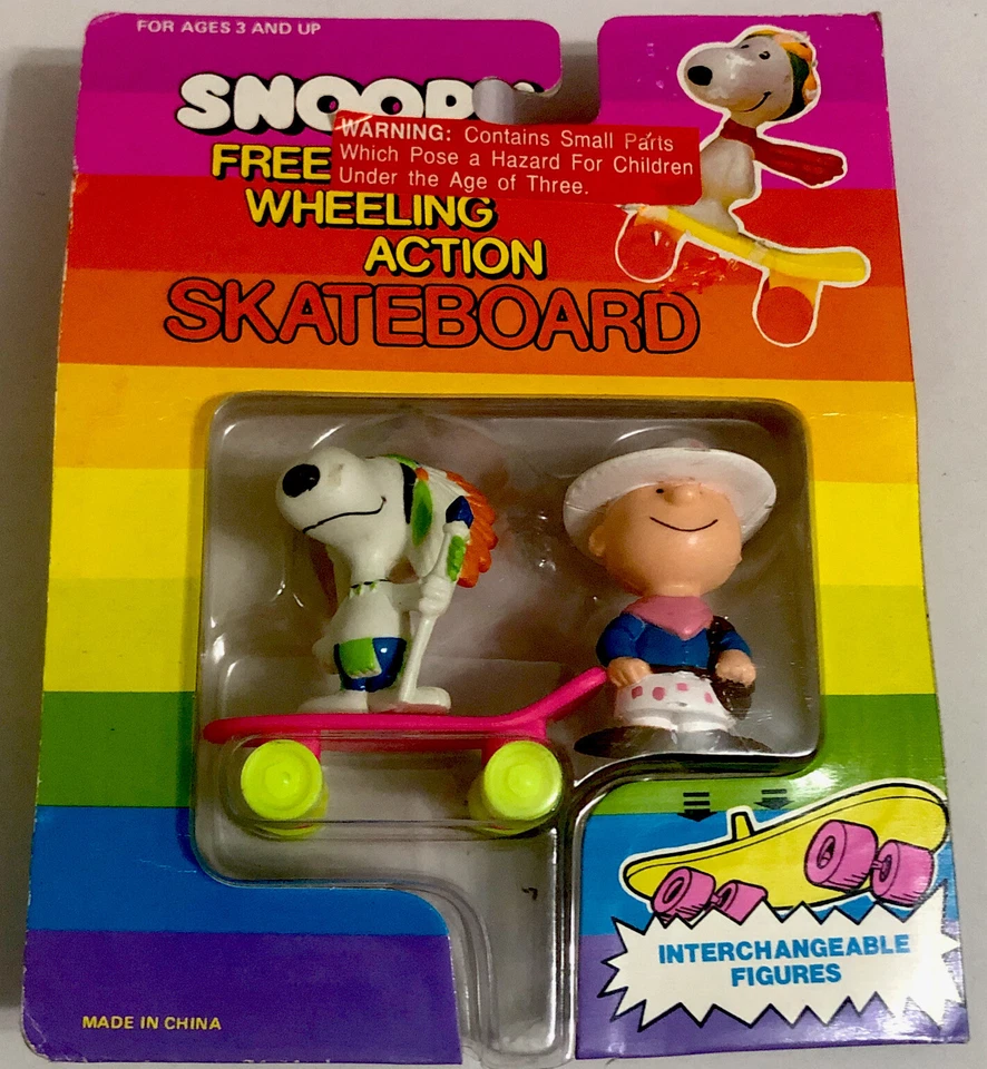Snoopy & Lucy Wheeling Action Skateboard 1985 T3222