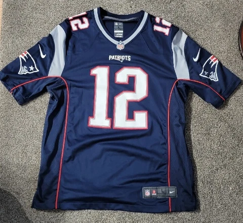 Tom Brady New England Patriots Nike Game NFL Jersey Size Large Cover