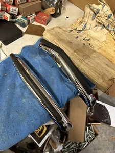 D1MY-17996-B 1971 1972 NOS MERCURY MARQUIS BROUGHAM FRONT BUMPER GUARDS WITH PAD - Picture 1 of 6
