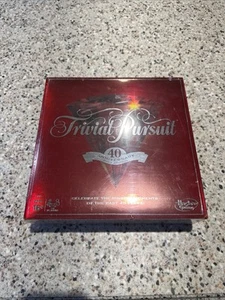 SEALED Hasbro Trivial Pursuit 40th Anniversary Ruby Edition Spiel E1923 Brandneu - Bild 1 von 3